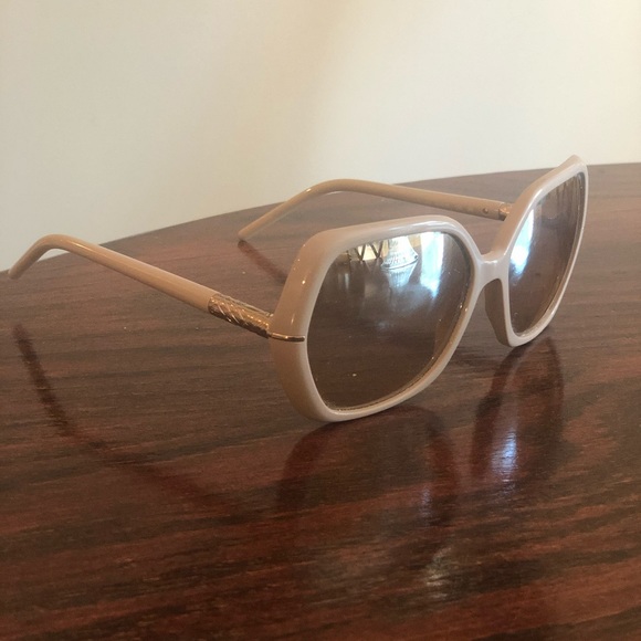 Burberry Accessories - Burberry Sunglasses